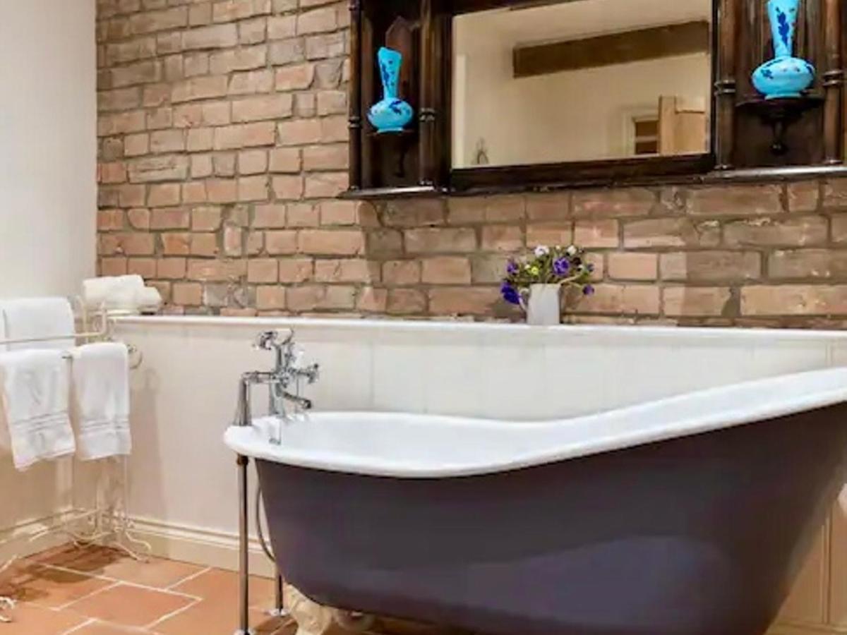Pass The Keys Goose Feather Barn, Wedmore Luxury Cottage For Two Екстер'єр фото